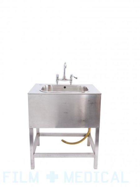 Mortuary sink